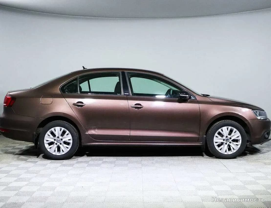 Volkswagen Jetta 2014 с пробегом — фото 4
