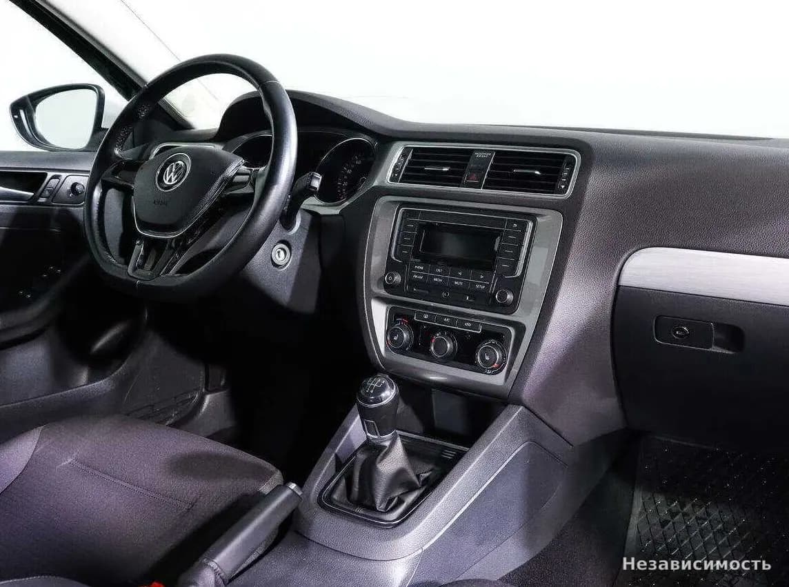 Volkswagen Jetta 2017 с пробегом — фото 7