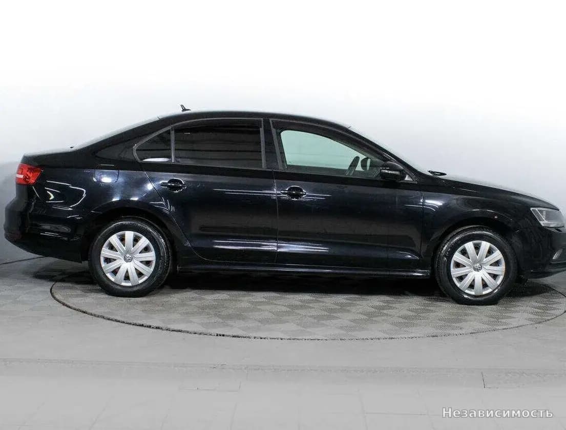 Volkswagen Jetta 2015 с пробегом — фото 4