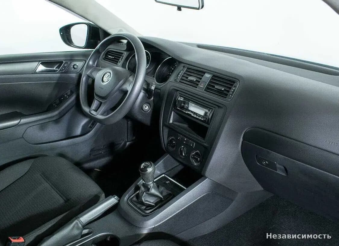 Volkswagen Jetta 2015 с пробегом — фото 9