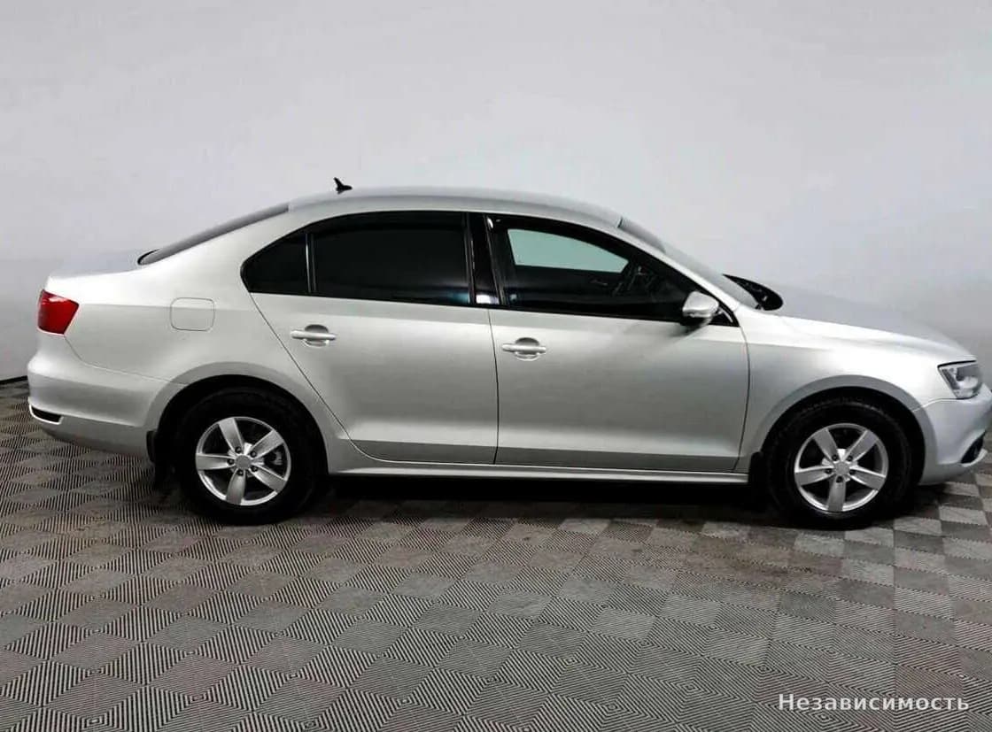 Volkswagen Jetta 2014 с пробегом — фото 4
