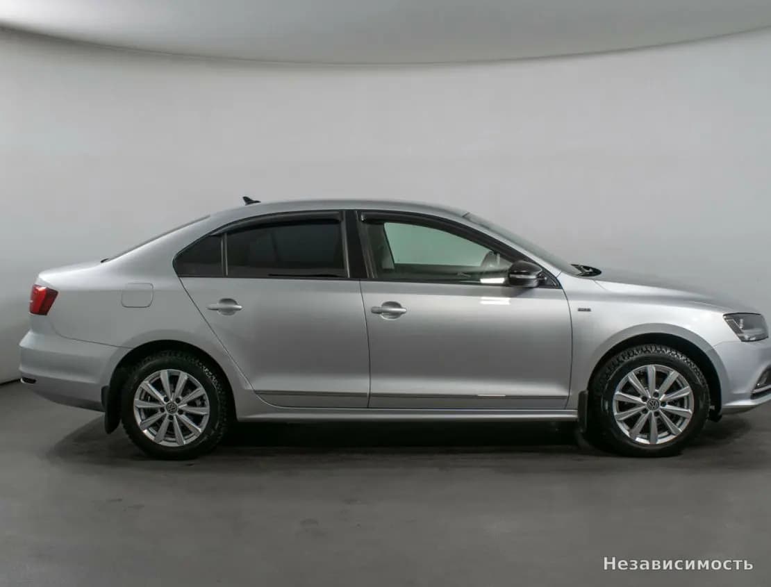 Volkswagen Jetta 2018 с пробегом — фото 4