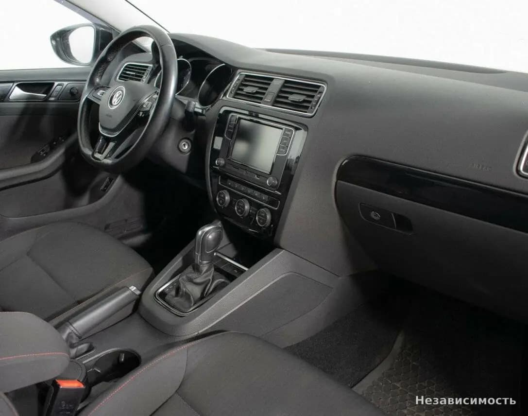 Volkswagen Jetta 2018 с пробегом — фото 9