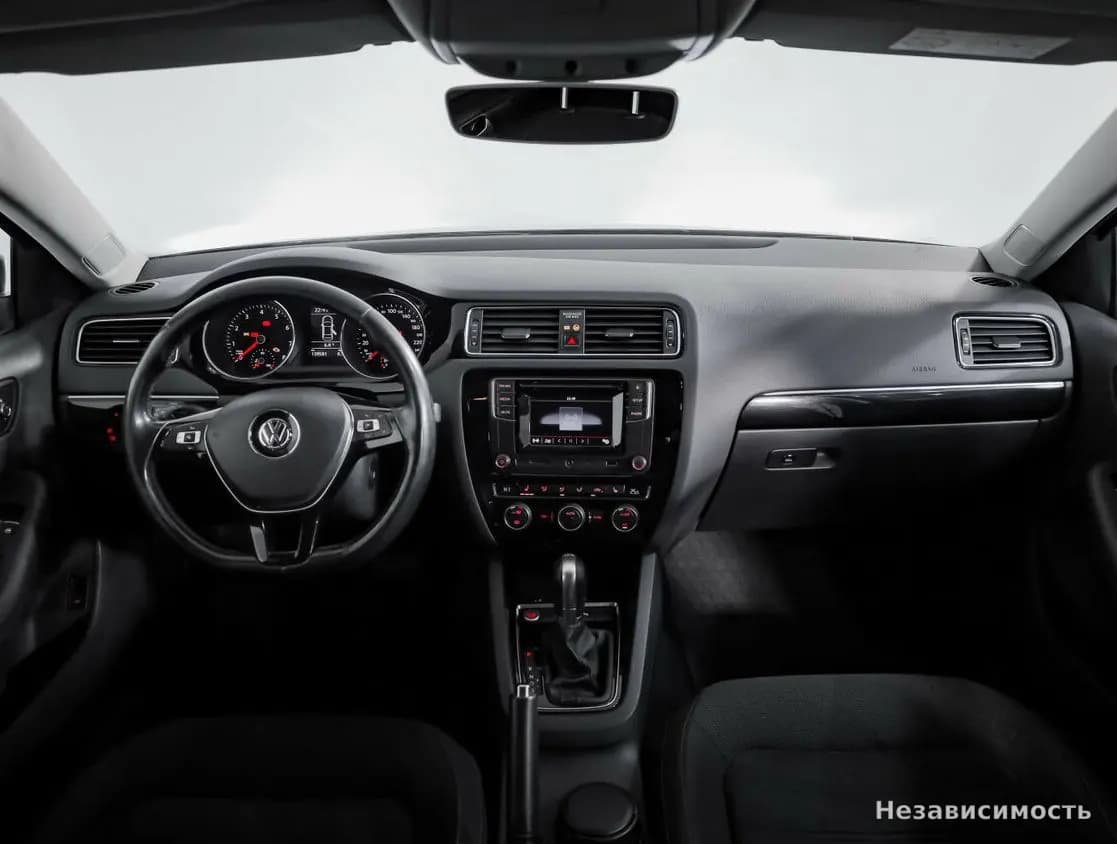 Volkswagen Jetta 2017 с пробегом — фото 8