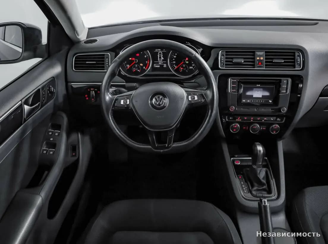 Volkswagen Jetta 2017 с пробегом — фото 9