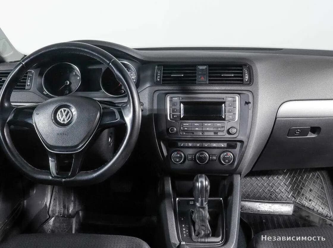 Volkswagen Jetta 2015 с пробегом — фото 10