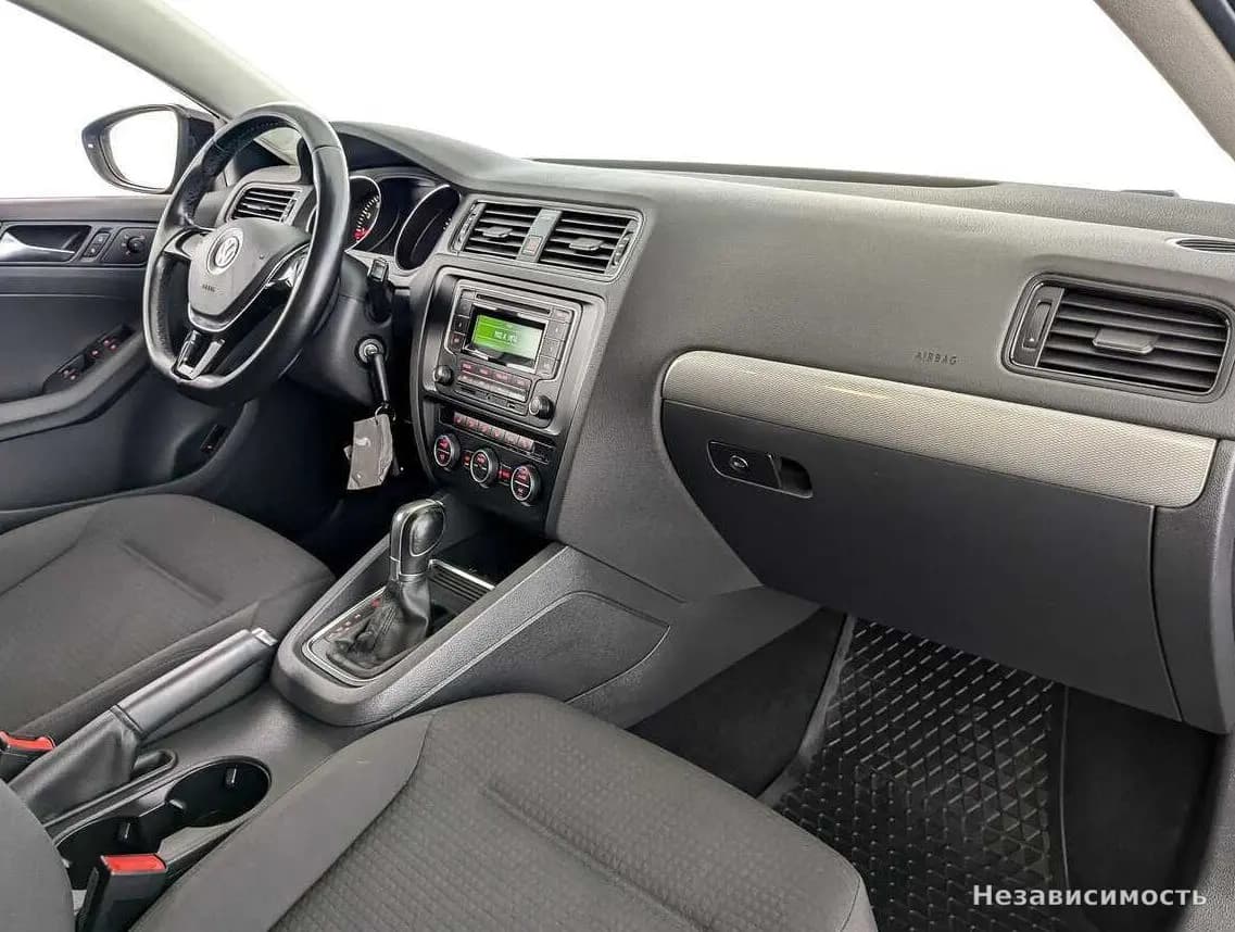 Volkswagen Jetta 2015 с пробегом — фото 9