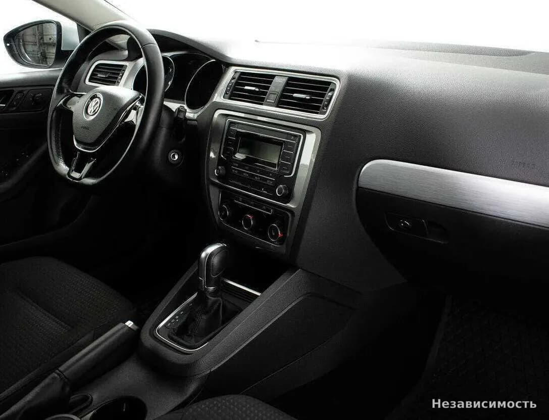 Volkswagen Jetta 2018 с пробегом — фото 9