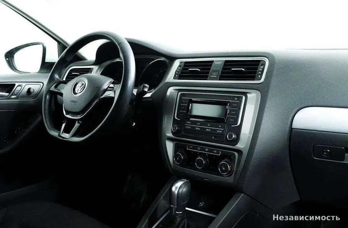 Volkswagen Jetta 2018 с пробегом — фото 9