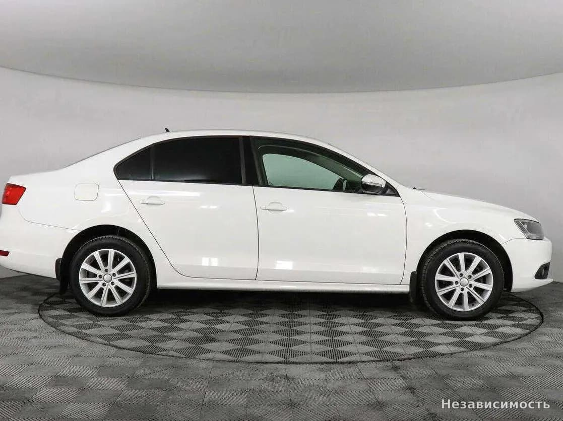 Volkswagen Jetta 2013 с пробегом — фото 4
