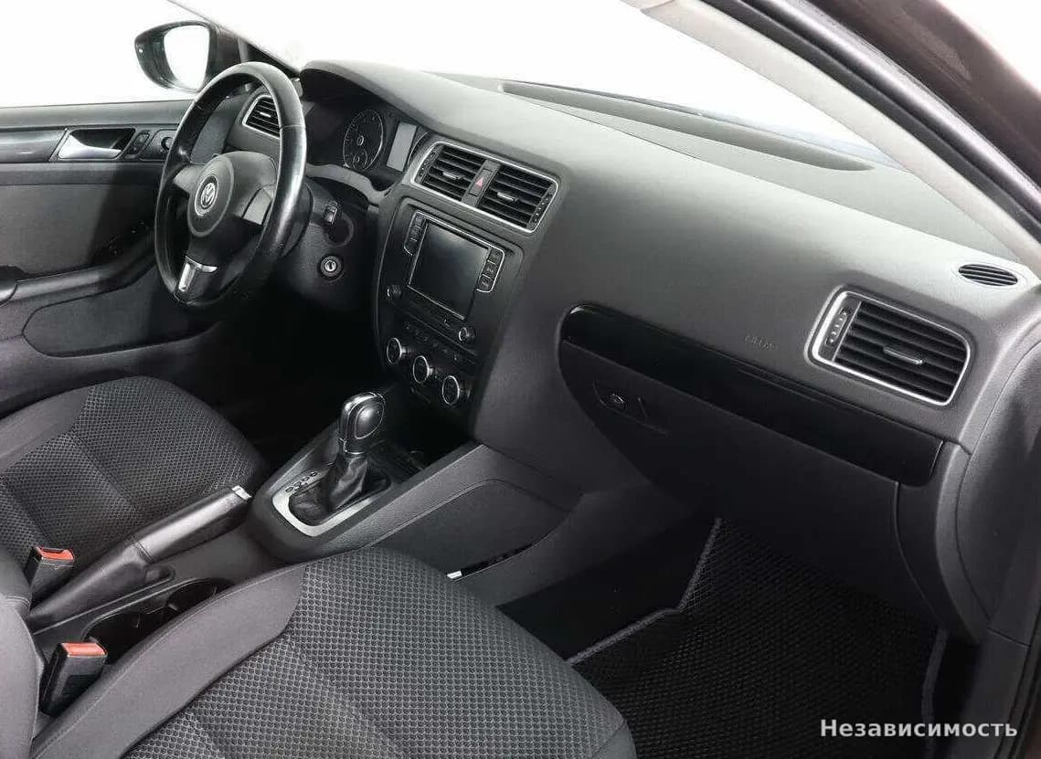 Volkswagen Jetta 2014 с пробегом — фото 6