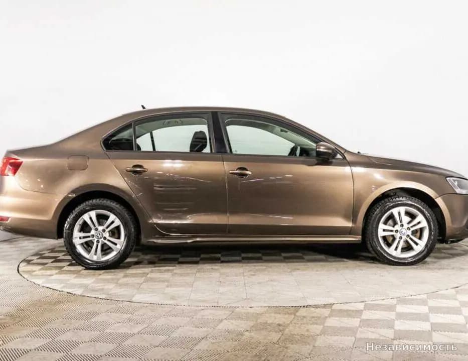Volkswagen Jetta 2012 с пробегом — фото 4