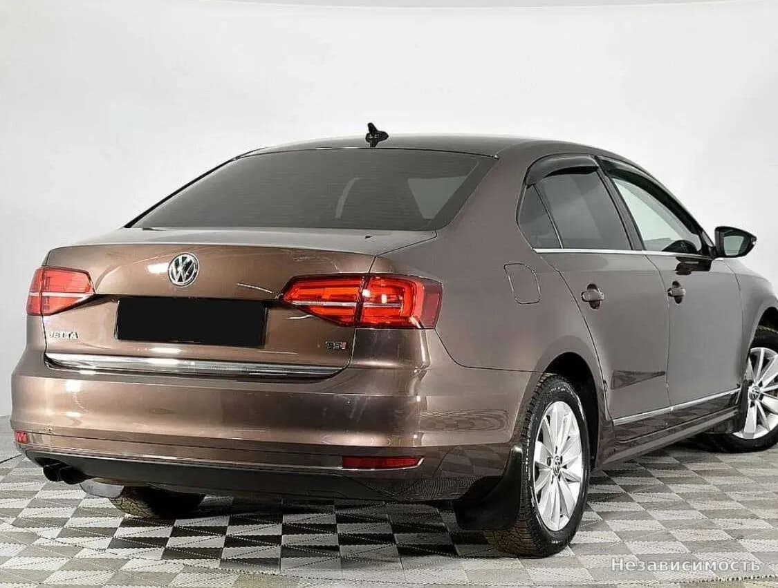 Volkswagen Jetta 2017 с пробегом — фото 2
