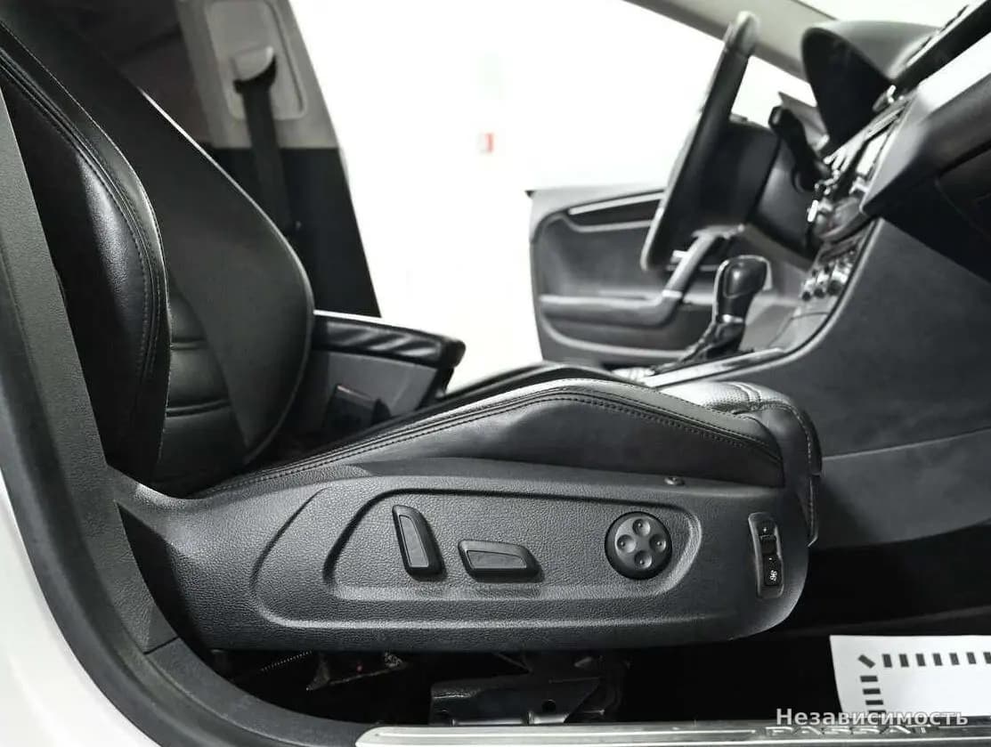 Volkswagen Passat CC 2012 с пробегом — фото 10