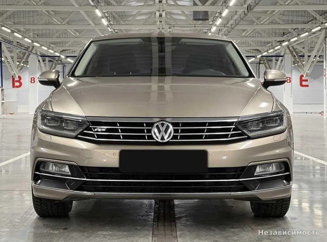 Volkswagen Passat 2016 с пробегом — фото 2