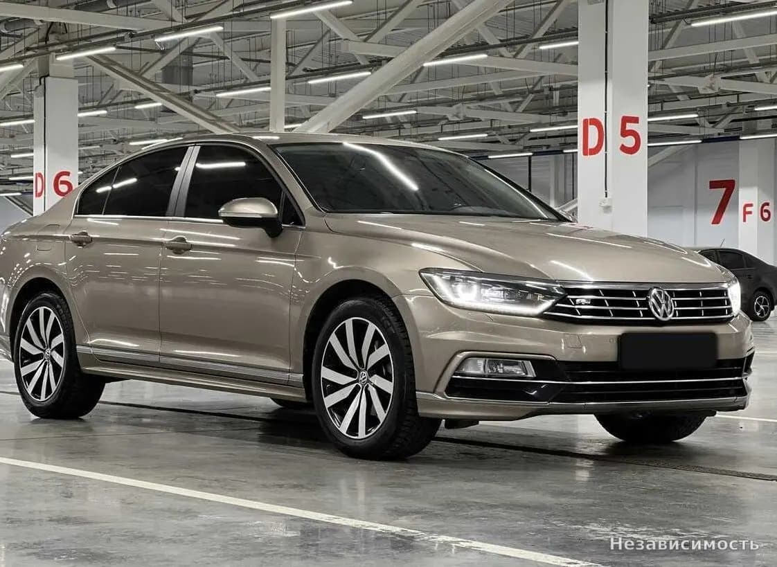 Volkswagen Passat 2016 с пробегом — фото 3