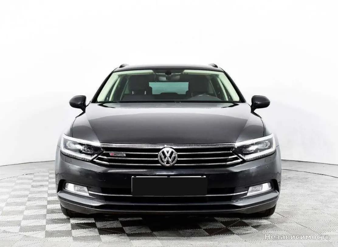 Volkswagen Passat 2018 с пробегом — фото 2