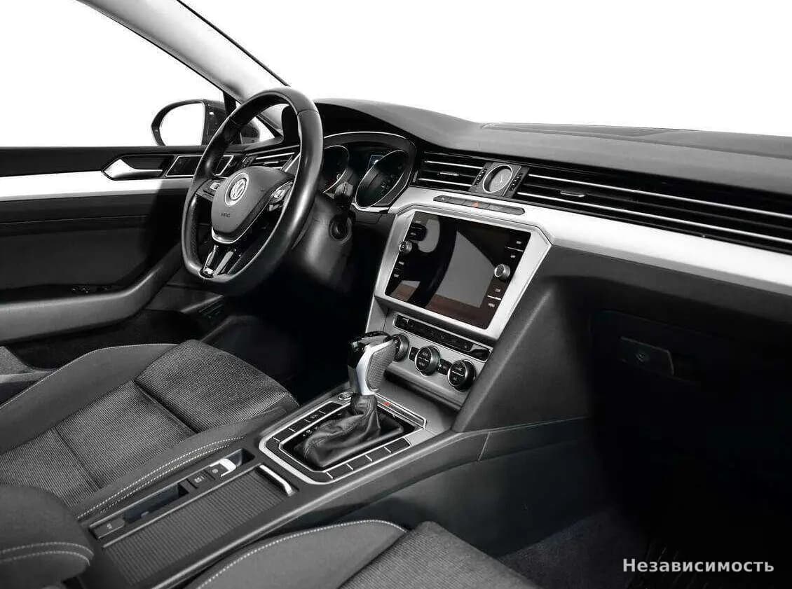 Volkswagen Passat 2018 с пробегом — фото 9