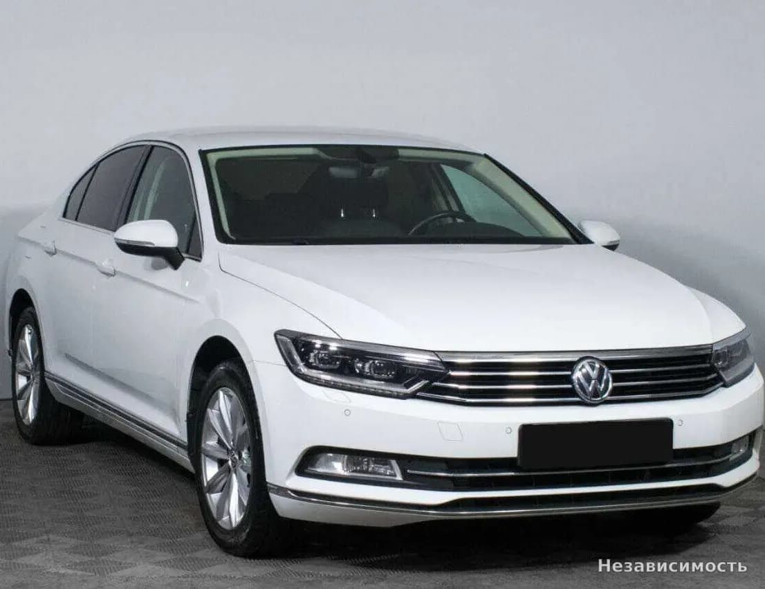 Volkswagen Passat 2017 с пробегом — фото 3