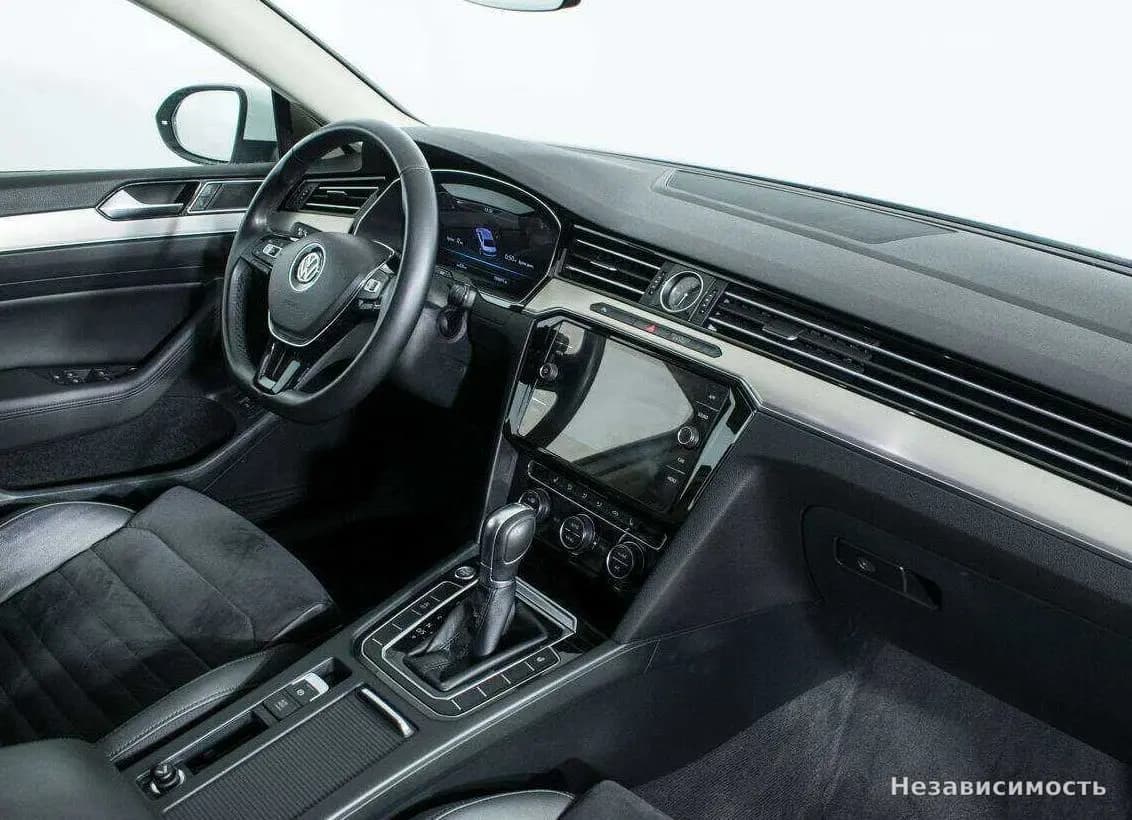 Volkswagen Passat 2017 с пробегом — фото 8
