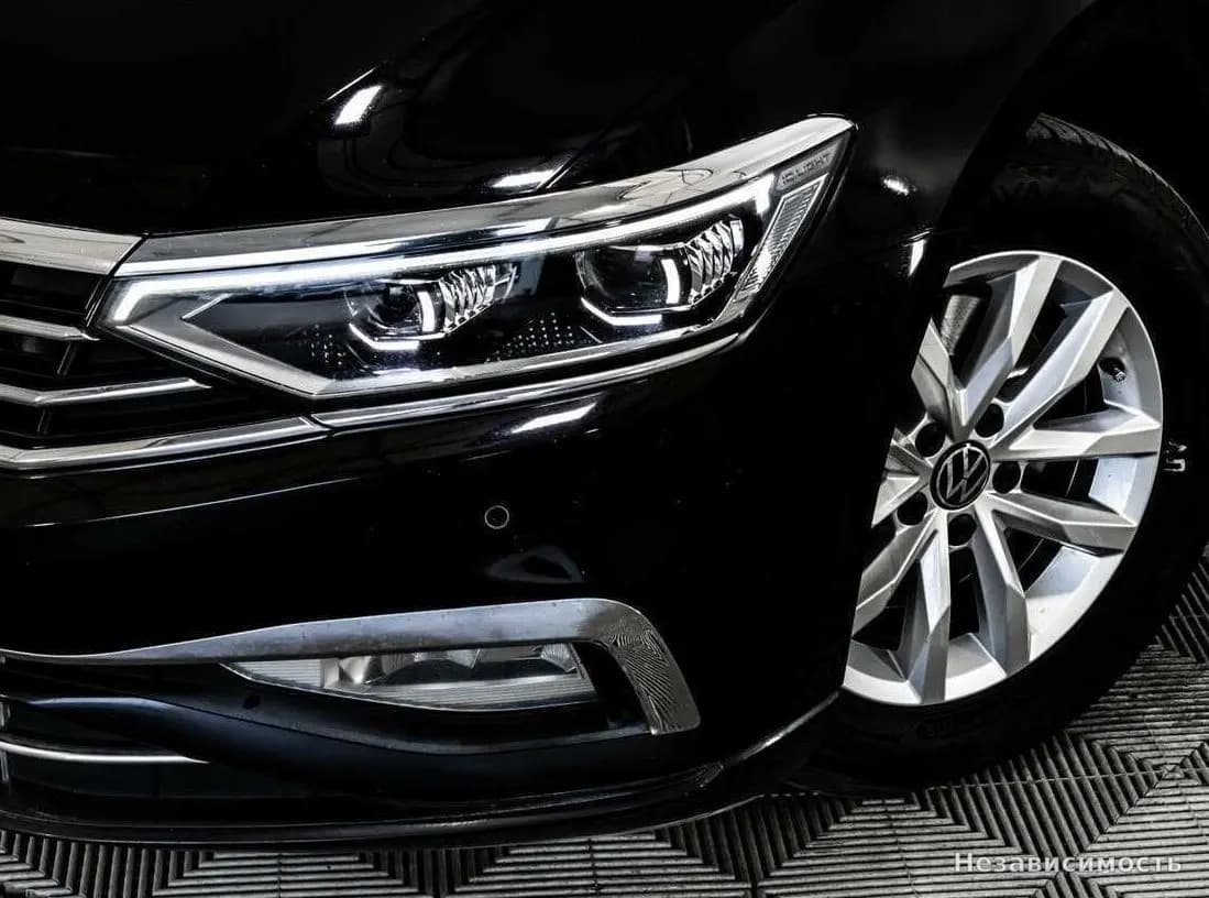Volkswagen Passat 2020 с пробегом — фото 2