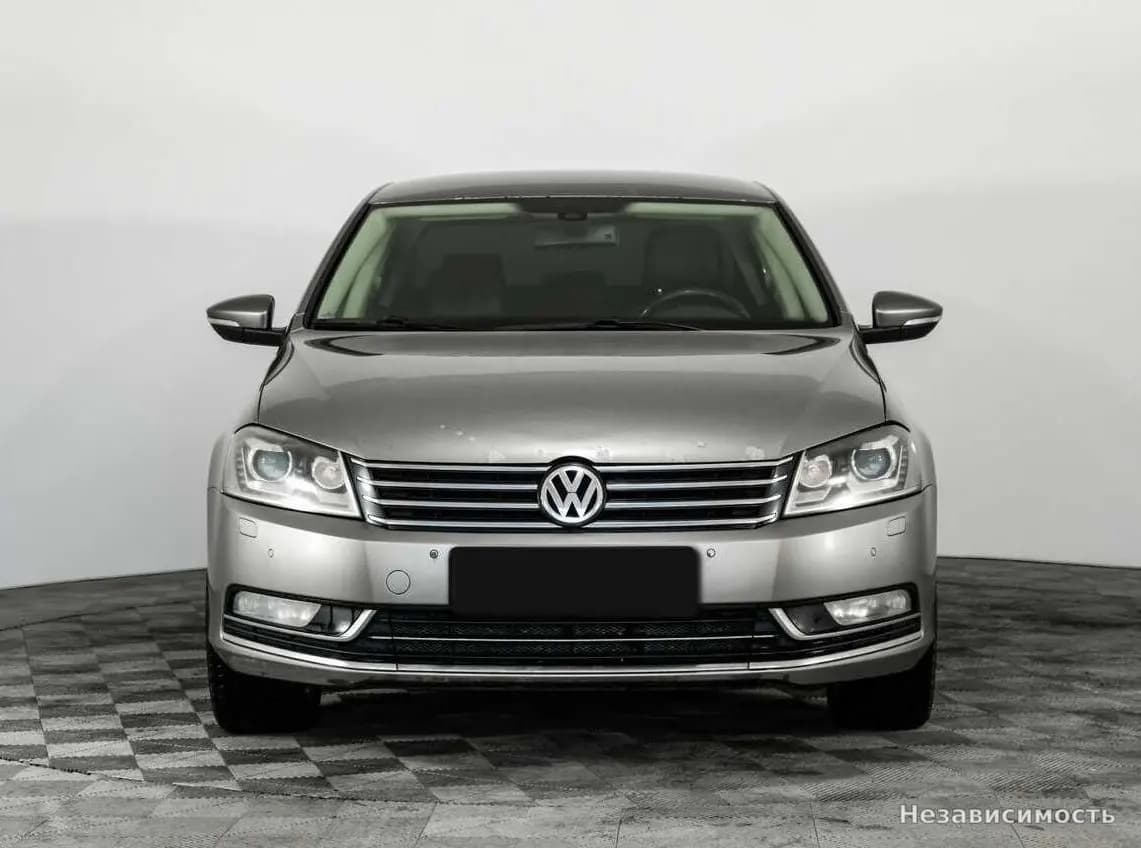 Volkswagen Passat 2012 с пробегом — фото 2