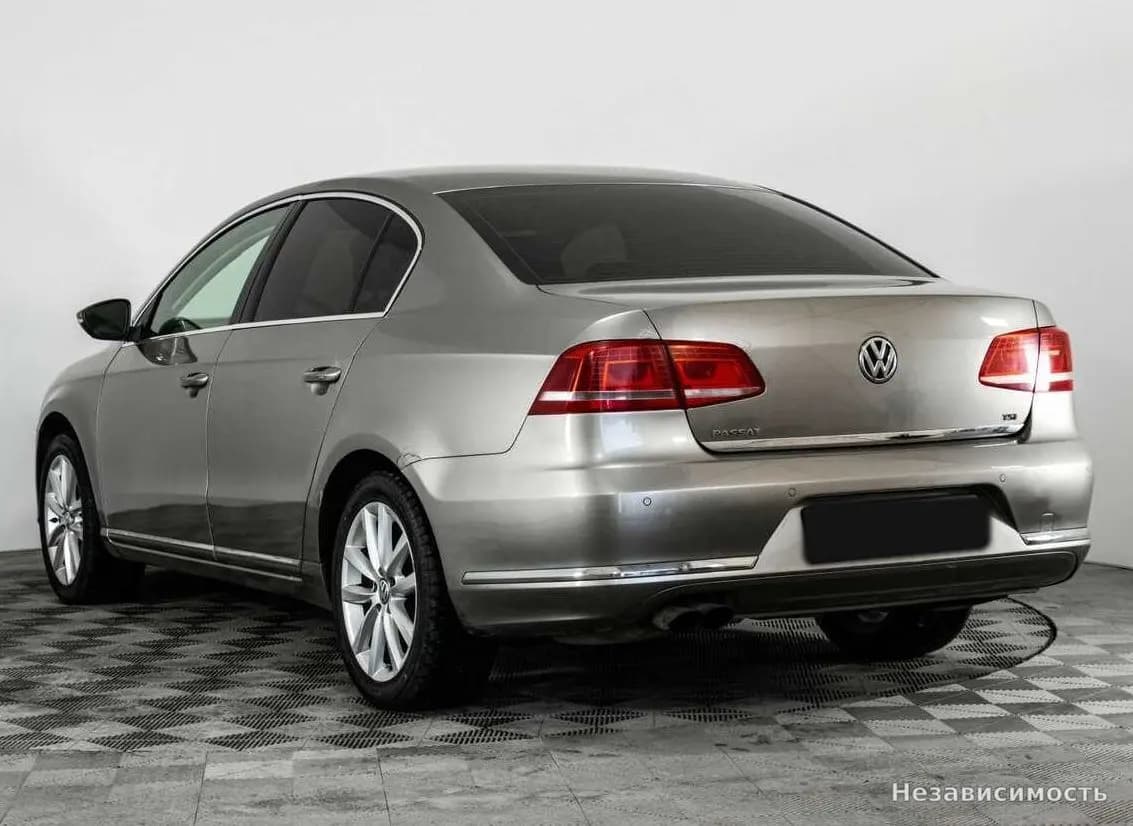 Volkswagen Passat 2012 с пробегом — фото 5