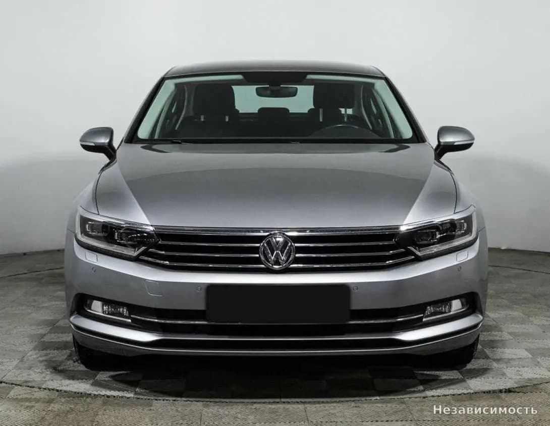 Volkswagen Passat 2017 с пробегом — фото 2