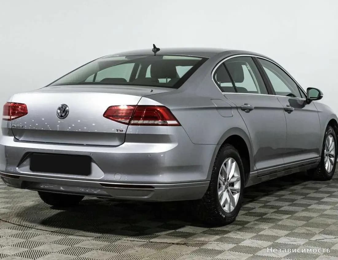 Volkswagen Passat 2017 с пробегом — фото 5