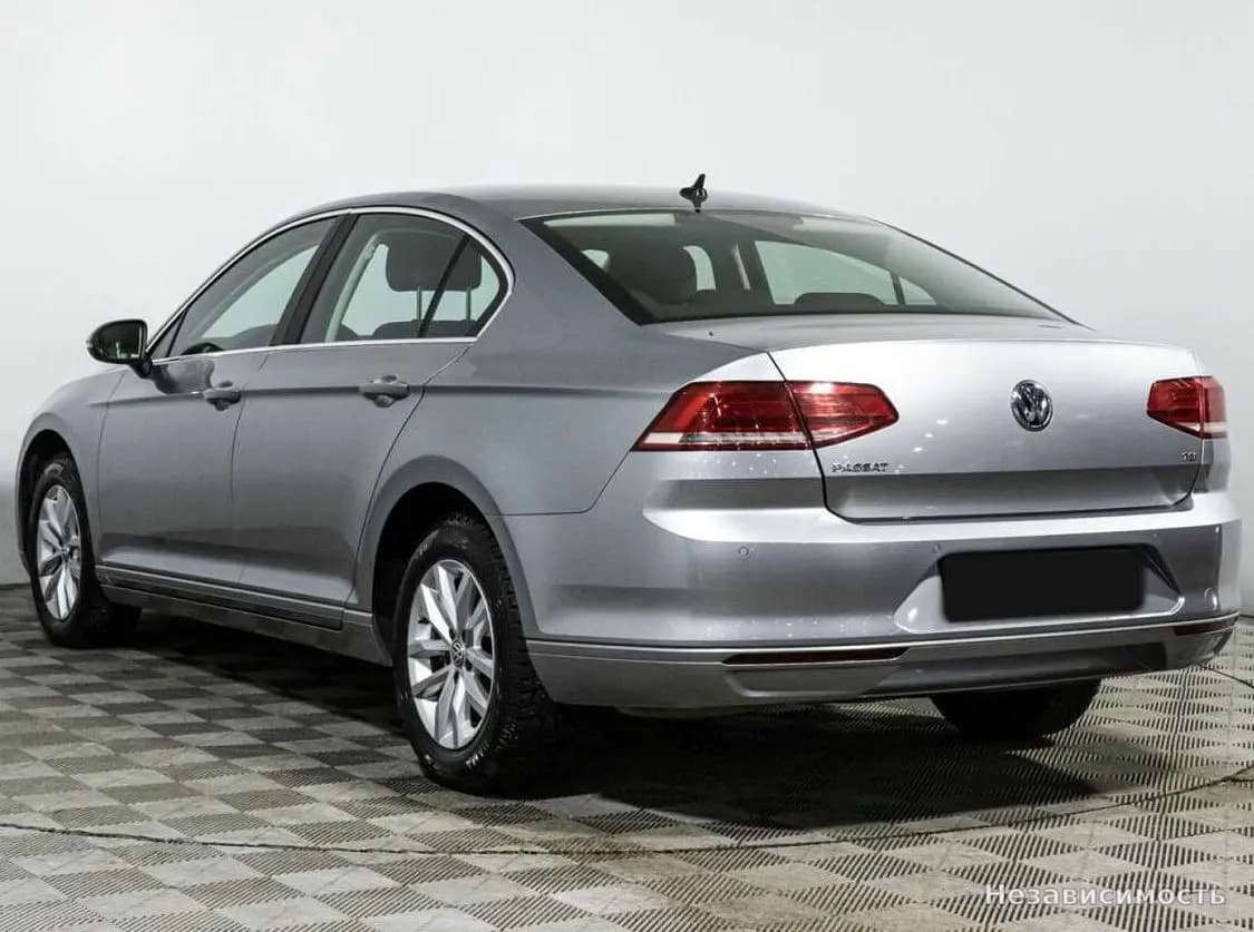 Volkswagen Passat 2017 с пробегом — фото 7