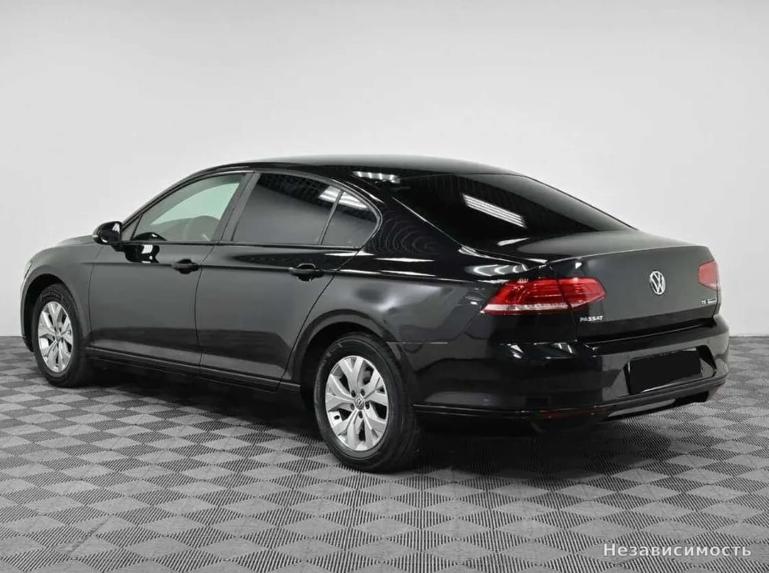 Volkswagen Passat 2016 с пробегом — фото 4