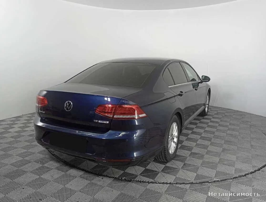 Volkswagen Passat 2016 с пробегом — фото 5