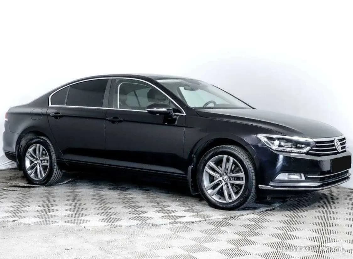Volkswagen Passat 2017 с пробегом — фото 3