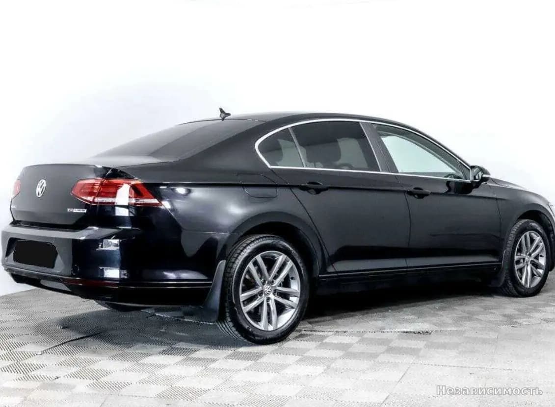 Volkswagen Passat 2017 с пробегом — фото 4