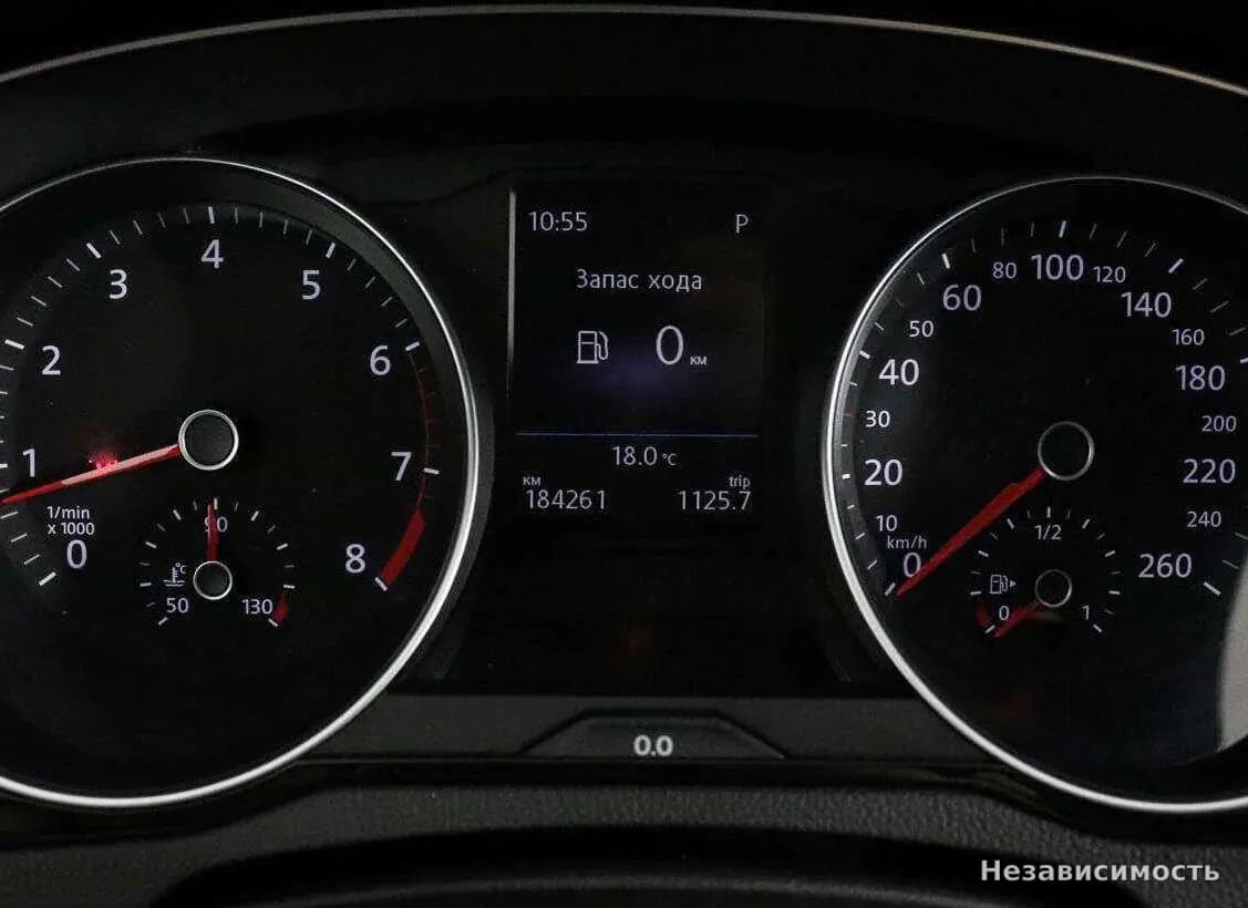 Volkswagen Passat 2017 с пробегом — фото 10