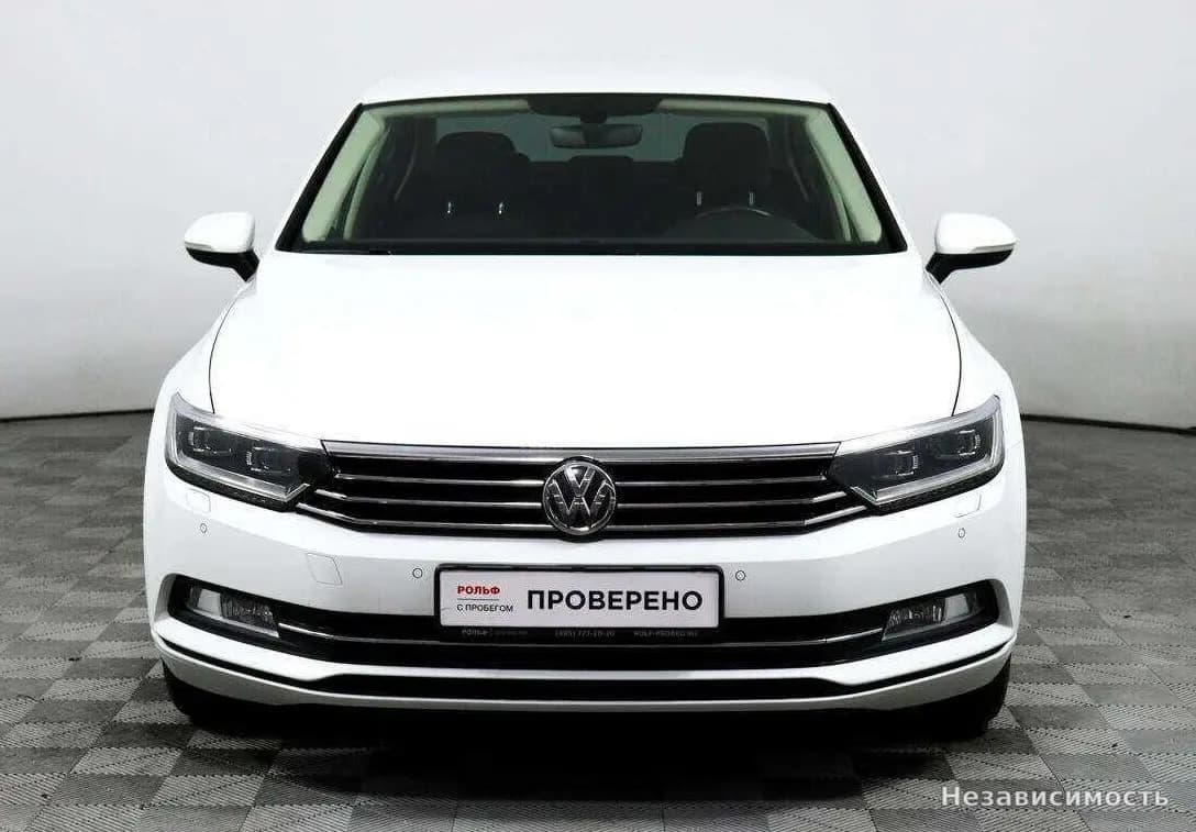 Volkswagen Passat 2016 с пробегом — фото 2