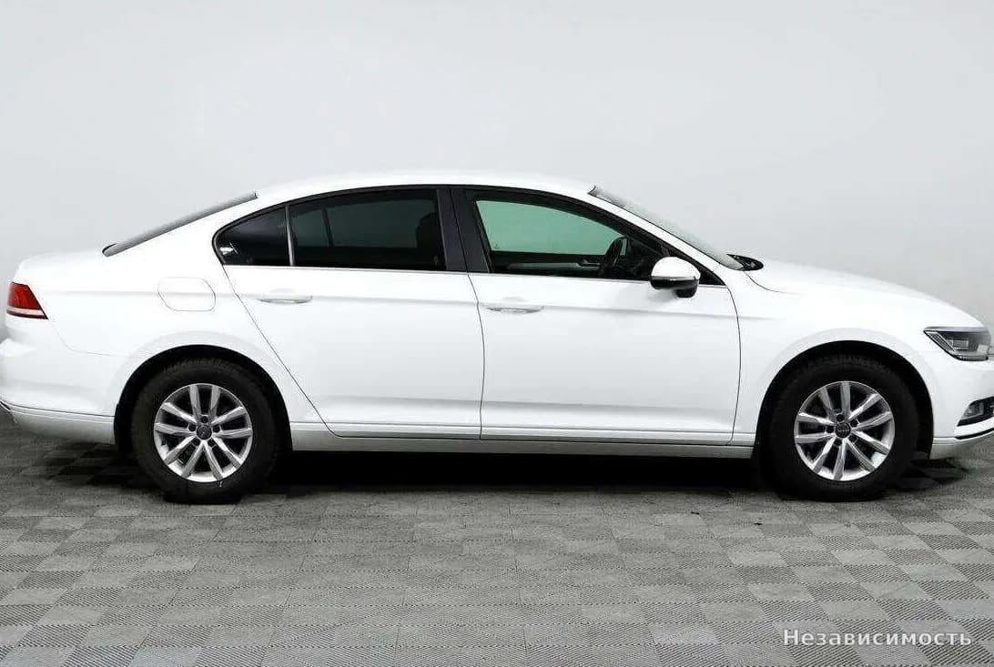 Volkswagen Passat 2016 с пробегом — фото 4