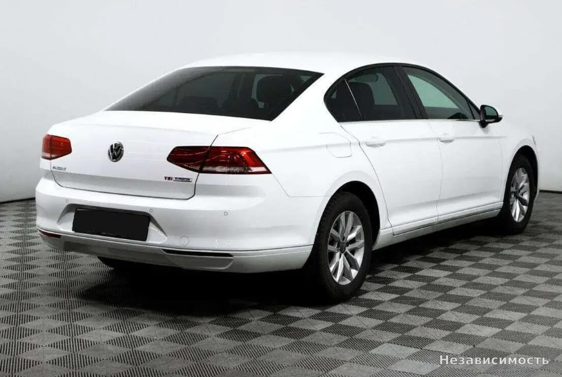 Volkswagen Passat 2016 с пробегом — фото 5