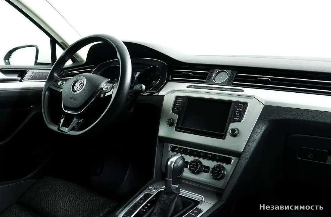 Volkswagen Passat 2016 с пробегом — фото 9