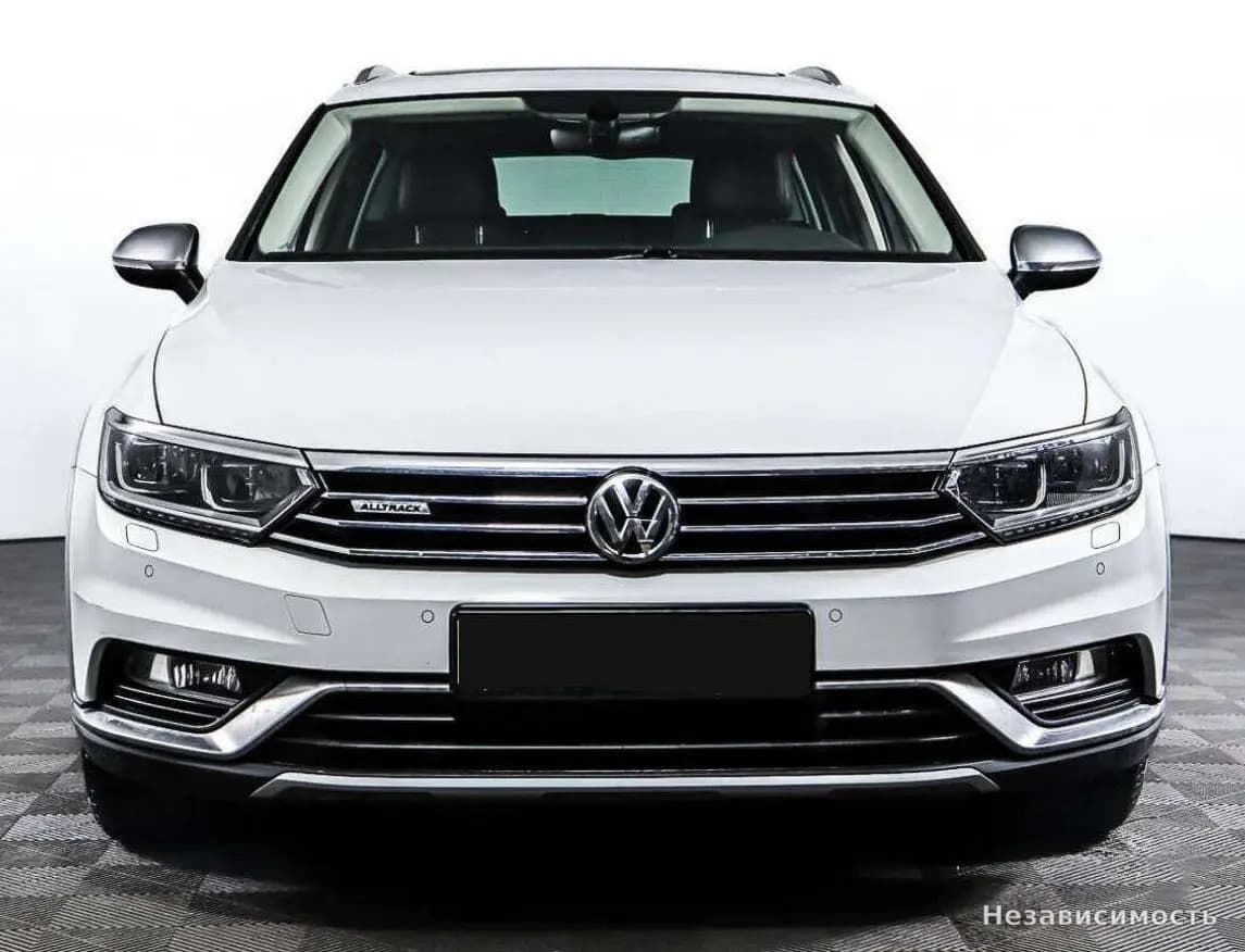 Volkswagen Passat 2018 с пробегом — фото 2