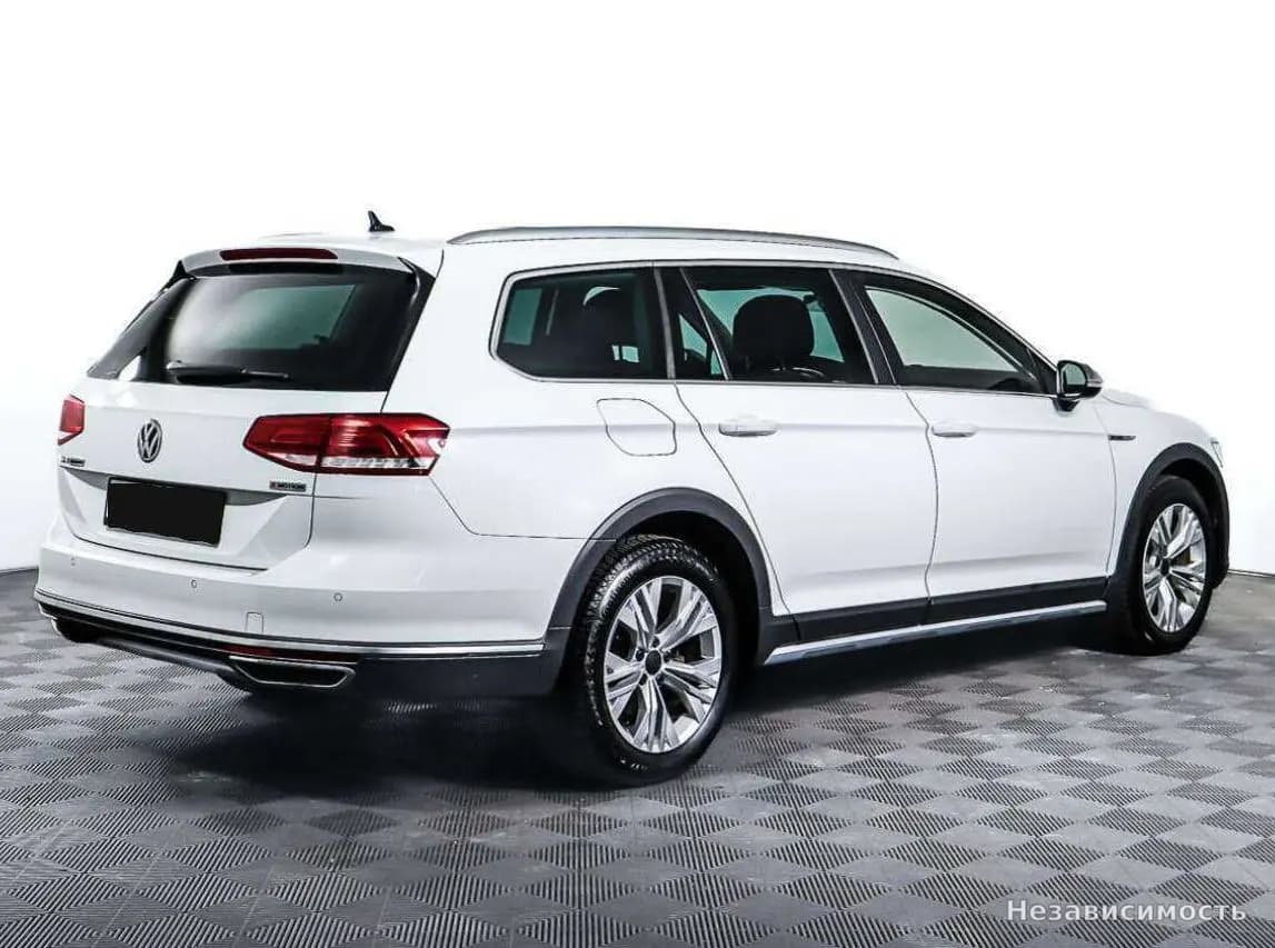 Volkswagen Passat 2018 с пробегом — фото 5