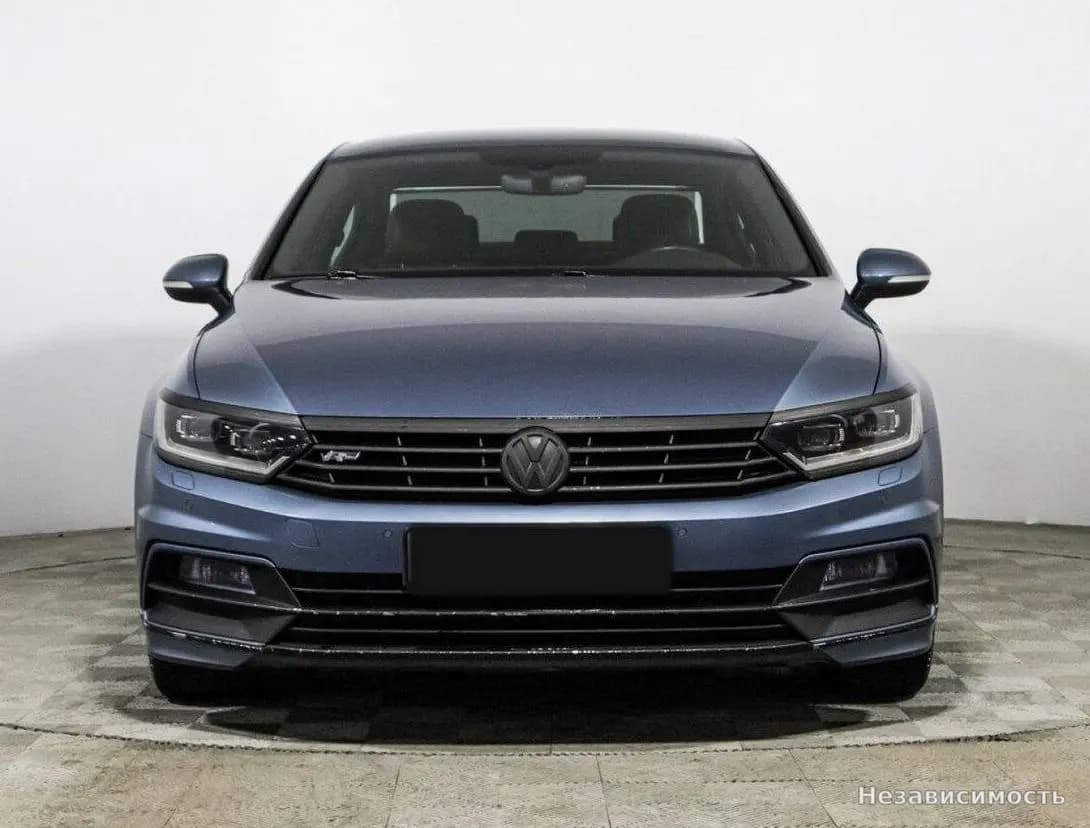 Volkswagen Passat 2017 с пробегом — фото 2