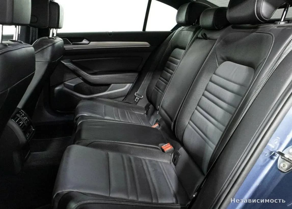 Volkswagen Passat 2017 с пробегом — фото 10