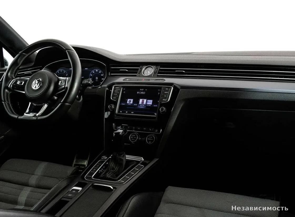 Volkswagen Passat 2016 с пробегом — фото 9