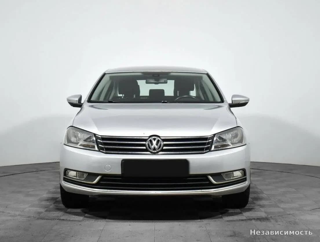 Volkswagen Passat 2012 с пробегом — фото 2