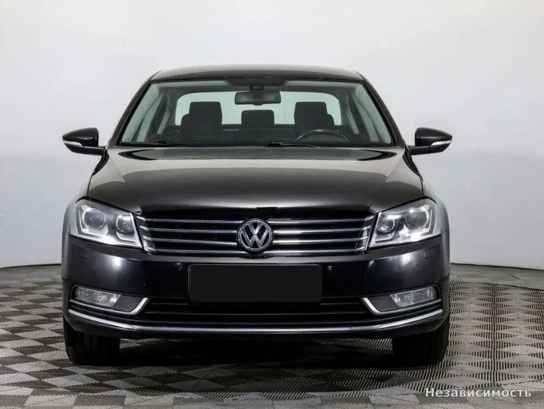 Volkswagen Passat 2012 с пробегом — фото 2