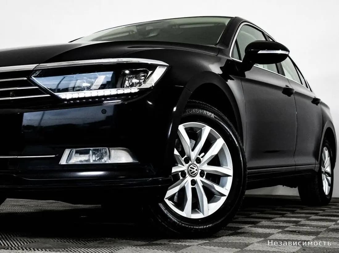 Volkswagen Passat 2018 с пробегом — фото 2
