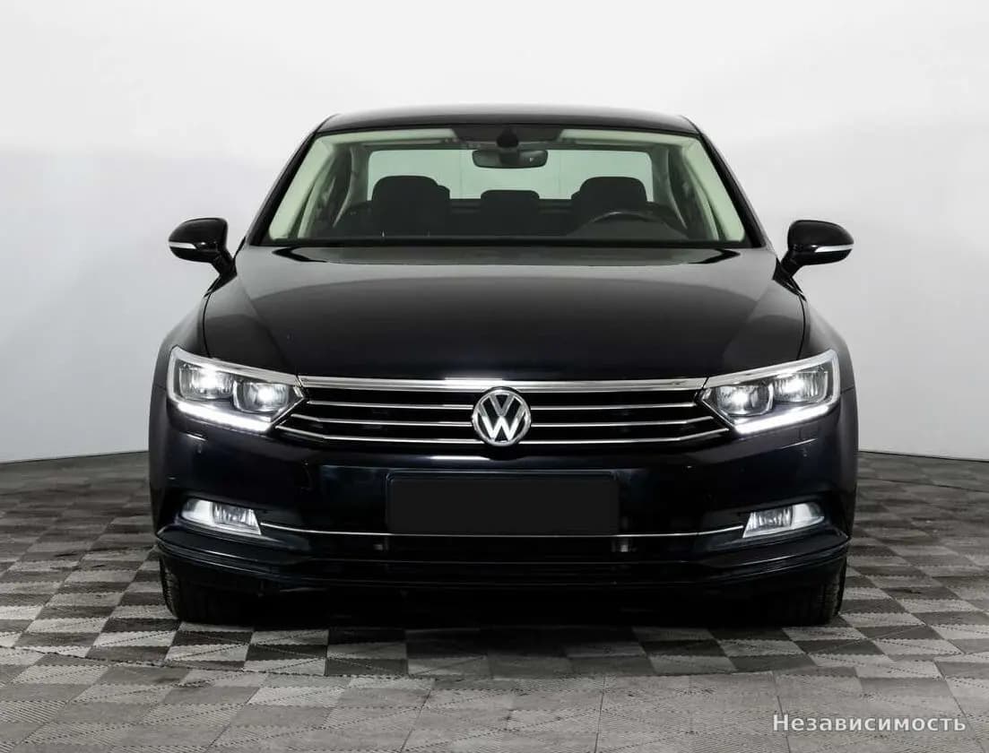 Volkswagen Passat 2018 с пробегом — фото 3