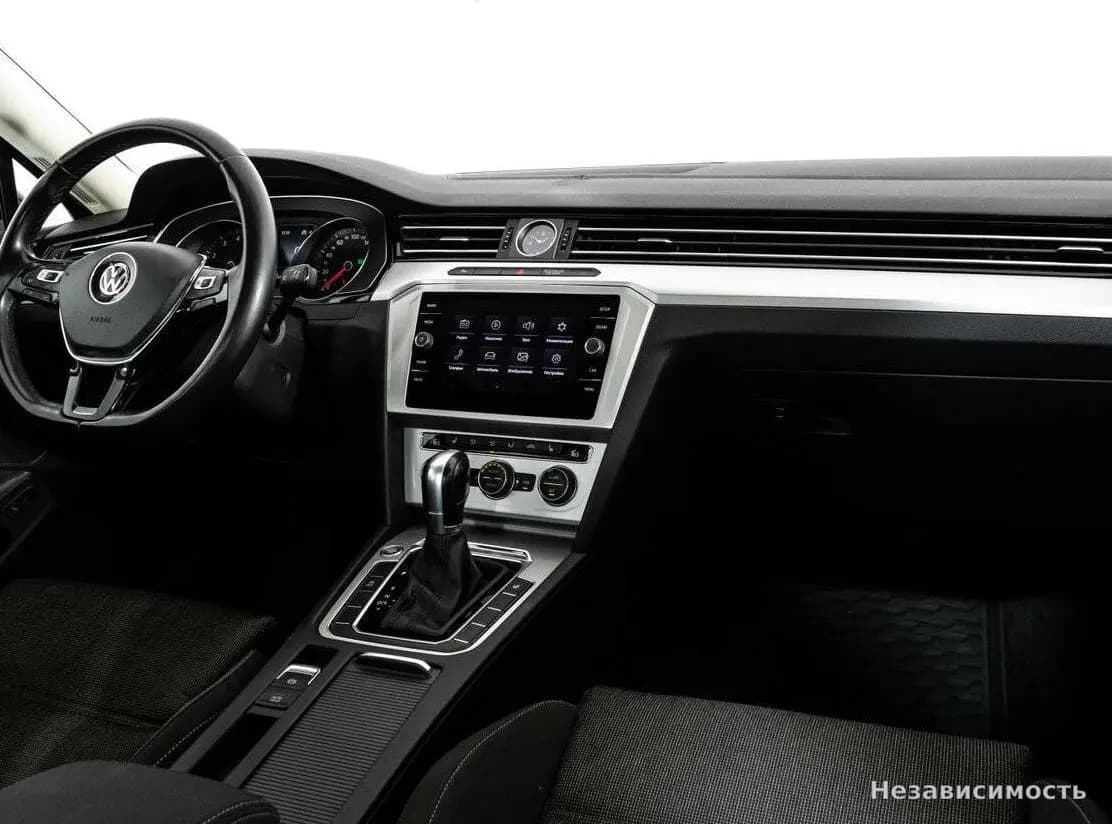 Volkswagen Passat 2018 с пробегом — фото 8