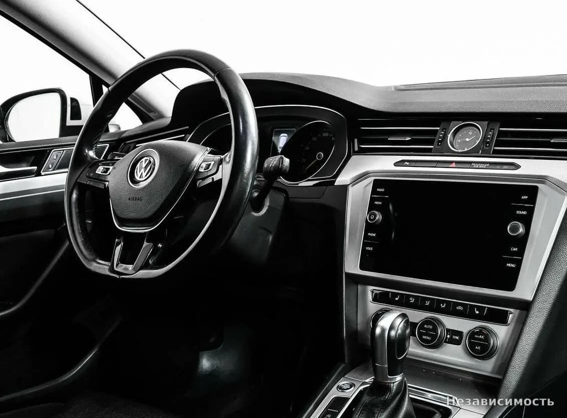Volkswagen Passat 2018 с пробегом — фото 9